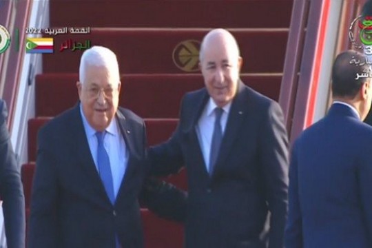 الرئيس يصل الجزائر للمشاركة في أعمال القمة العربية