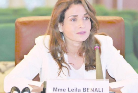 الوزيرة المغربية ليلى بنعلي تنفي صحة صورة غير لائقة لها مع رجل أعمال فرنسي يتم تداولها