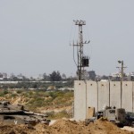 الاحتلال يستهدف سيارة للصرف الصحي جنوب قطاع غزة