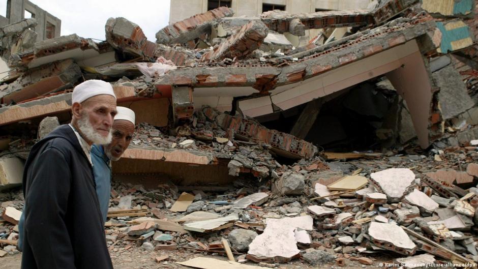 نحو 300 قتيل نتيجة زلزال ضرب المملكة المغربية منتصف هذه الليلة
