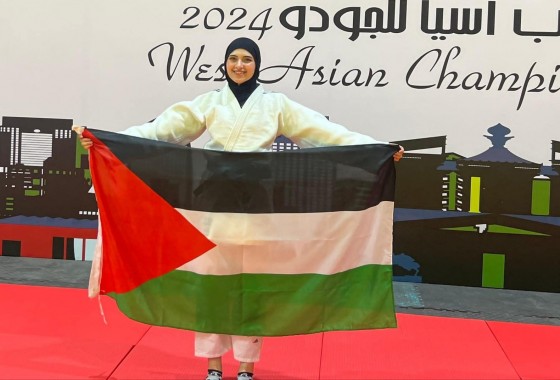 لاعبة هلال القدس تالين حنن تهدي فلسطين ميدالية فضية في بطولة غرب آسيا للجودو