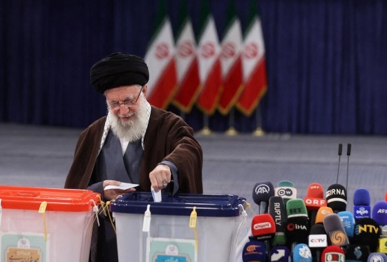 بدء التصويت بانتخابات الرئاسة الايرانية