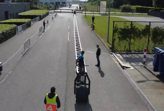 مهندسون هولنديون يصنعون أطول دراجة هوائية في العالم