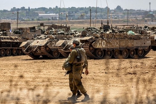 مقتل 4 جنود إسرائيليين واصابة ضابط وجندي بتفجير عبوة ناسفة في شمال قطاع غزة