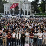 اسطنبول: طلاب 20 جامعة يتظاهرون تضامنا مع قطاع غزة