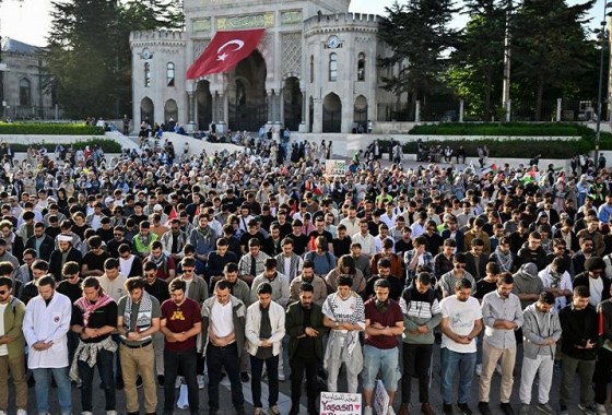 اسطنبول: طلاب 20 جامعة يتظاهرون تضامنا مع قطاع غزة