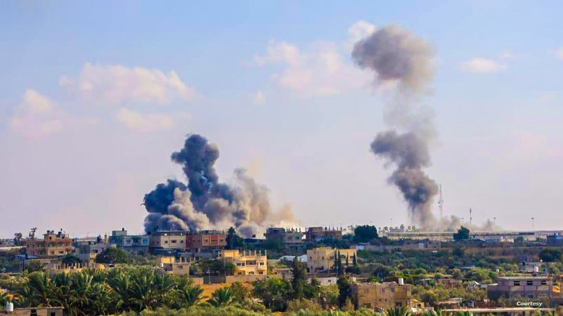 8 شهداء في قصف مكثف على رفح والاحتلال يتمركز قرب المعبر وعدة قذائف تطال مبانيه