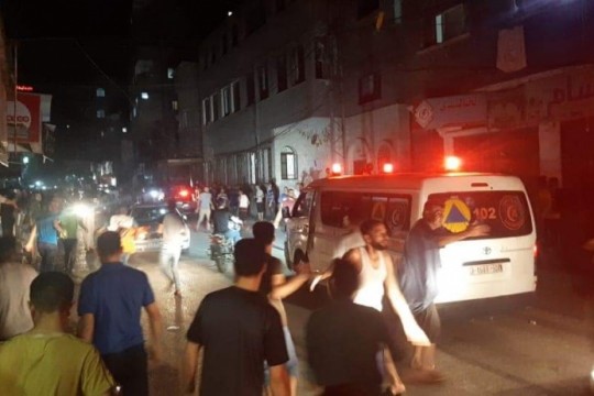 (محدث) 5 شهداء وعدد من الإصابات بسقوط صاروخ قرب مسجد عماد عقل في جباليا شمال القطاع