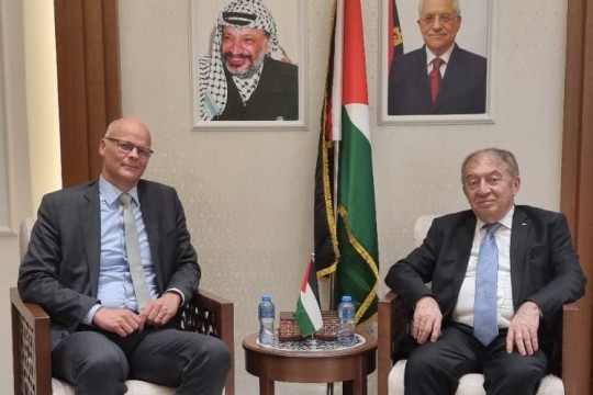 عسيلي وممثل البنك الدولي يبحثان سبل تحسين بيئة الاستثمار في فلسطين