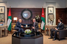 الرئيس يطلع العاهل الأردني على تطورات الأوضاع في الاراضي الفلسطينية