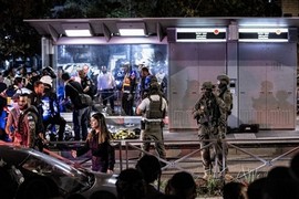 الشرطة الإسرائيليّة تدعو الاسرائيليين إلى حمل السلاح بحجة ازدياد الإنذارات بشأن عمليّات محتمَلة