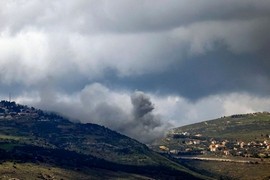 الاحتلال يقصف في جنوب لبنان وحزب الله يعلن استهداف مواقع إسرائيلية