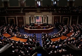 ثُلث أعضاء مجلس الشيوخ الديمقراطيين يطالبون بايدن بمسعى أميركيّ "جريء" لإقامة دولة فلسطينيّة