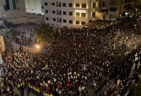 أردنيون يتظاهرون في محيط سفارة الاحتلال بالعاصمة عمان