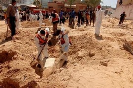 الاتحاد الأوروبي والولايات المتحدة يدعوان إلى تحقيق شامل في المقابر الجماعية بغزة