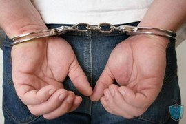 الشرطة تقبض على مشتبه فيهم بارتكاب جرائم قتل وتهديد وسرقة في نابلس والخليل وجنين