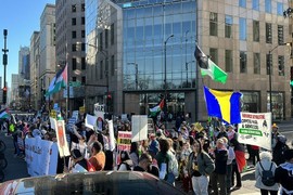 شيكاغو: نشطاء يتظاهرون ضد استمرار دعم الرئيس بايدن للعدوان الإسرائيلي على غزة