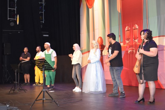 مسرح الأطفال في تلفزيون فلسطين يعرض مسرحية "القنديل الصغير" بمهرجان البحرين