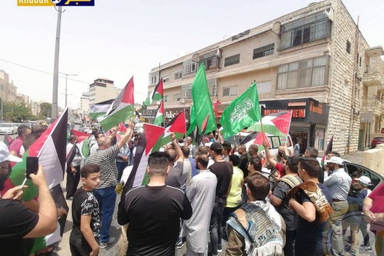 الاحتلال يقمع مسيرة جماهيرية في بيت لحم خرجت للاحتفال بانتصار المقاومة
