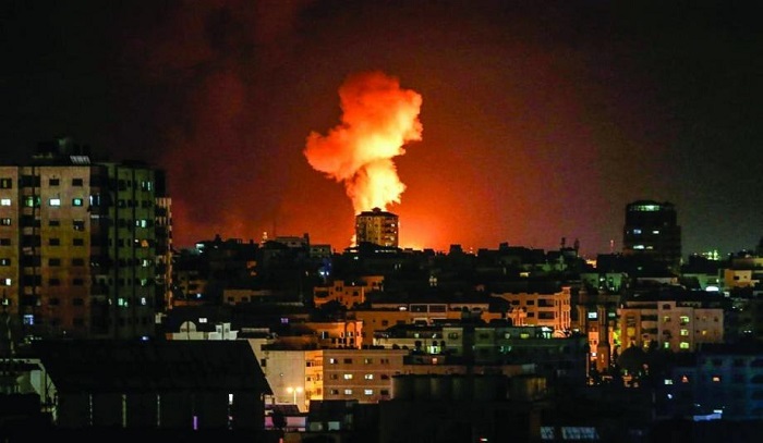 طائرات الاحتلال تقصف عدة مواقع في قطاع غزة وتلحق خراباً بممتلكات المواطنين