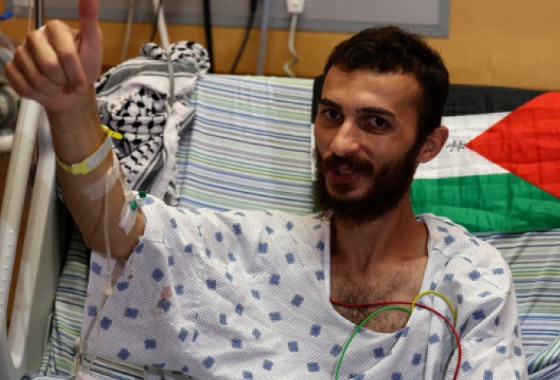 مصدر طبي: الأسير المحرر أبو عطوان في تحسن مستمر وسيغادر المشفى خلال أيام