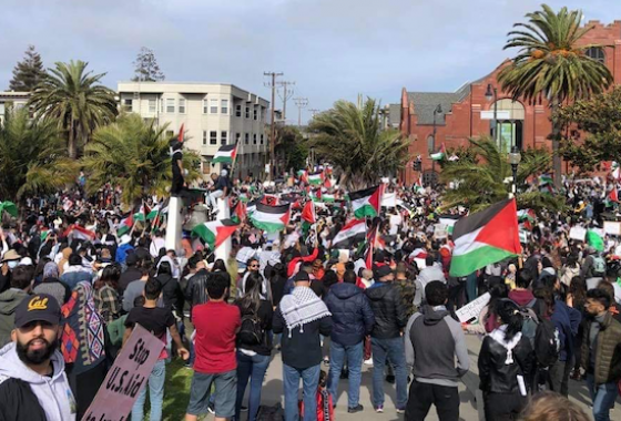 أنصار منظمة إستيطانية يعتدون على متضامنين مع فلسطين في كاليفورنيا