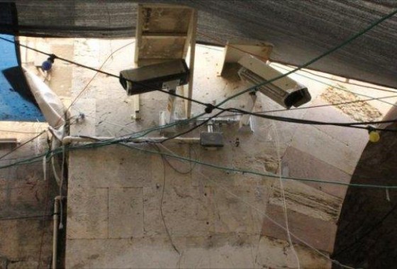الاحتلال ينصب كاميرات مراقبة جديدة في البلدة القديمة بالخليل