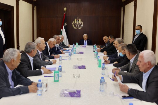 اللجنة المركزية لحركة فتح تعقد اجتماعاً برئاسة الرئيس محمود عباس