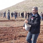 اصابة العشرات خلال منع قوات الاحتلال المواطنين من زراعة الاراضي المهددة بالمصادرة في بيت دجن شرق نابلس