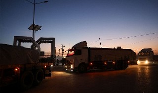 196 شاحنة من المساعدات الإنسانية وصلت قطاع غزة الجمعة