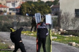 6 اصابات برصاص الاحتلال والعشرات بالاختناق خلال قمع مسيرة كفر قدوم الاسبوعية