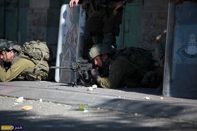 صور.. مواجهات مع قوات الاحتلال وسط الخليل