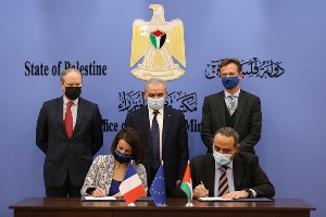 اتفاقيات بقيمة 200 مليون يورو بين الاتحاد الأوروبي وحكومتي فرنسا وألمانيا مع بنوك فلسطينية