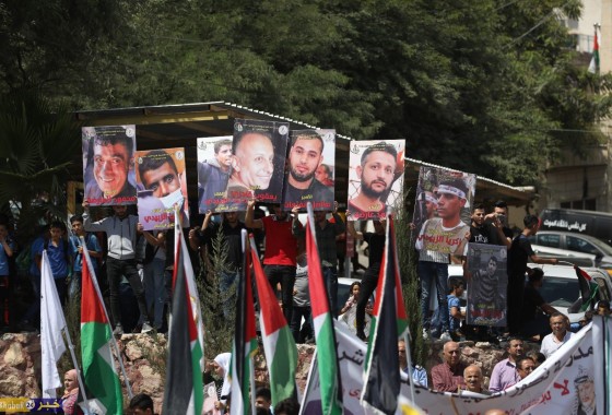 مظاهرات ووقفات تدعو الى أوسع فعاليات تضامن مع الاسرى في سجون الاحتلال