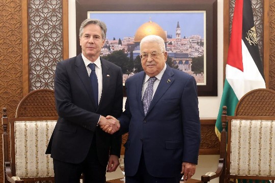 خلال اجتماعه ببلينكن.. الرئيس يؤكد على ضرورة تثبيت وقف إطلاق النار في قطاع غزة ورفض تهجير شعبنا