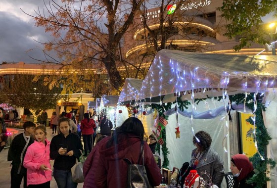 افتتاح سوق الميلاد في رام الله