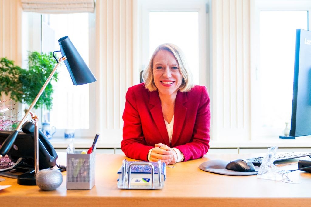 بسبب مقاطعة منتجات المستوطنات: لبيد يرفض لقاء وزيرة الخارجية النرويجية