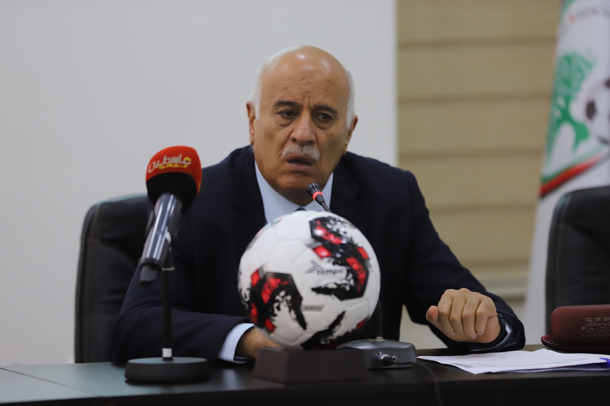 خلال سحب قرعة كأس أبو عمار: الرجوب يؤكد الالتزام بدعم الأندية ماليا ويدعوها للانتباه إلى "العقود الخيالية"