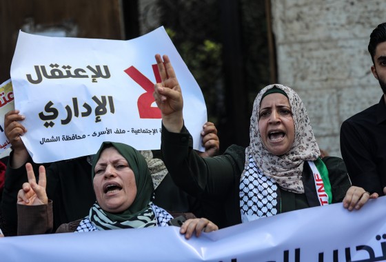 المعتقلون الإداريون يواصلون مقاطعة محاكم الاحتلال لليوم الــ141