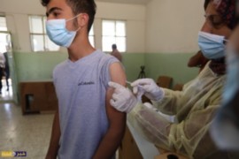 اطلاق المرحلة الأولى من حملة تطعيم طلبة المدارس الثانوية