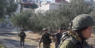 الاحتلال يعتقل طالبا ويحتجز آخرين شرق بيت لحم