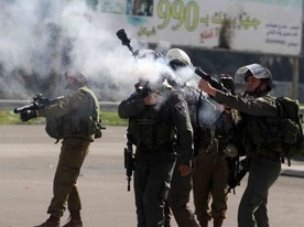 اندلاع مواجهات مع الاحتلال على حاجز قلنديا العسكري شمال القدس