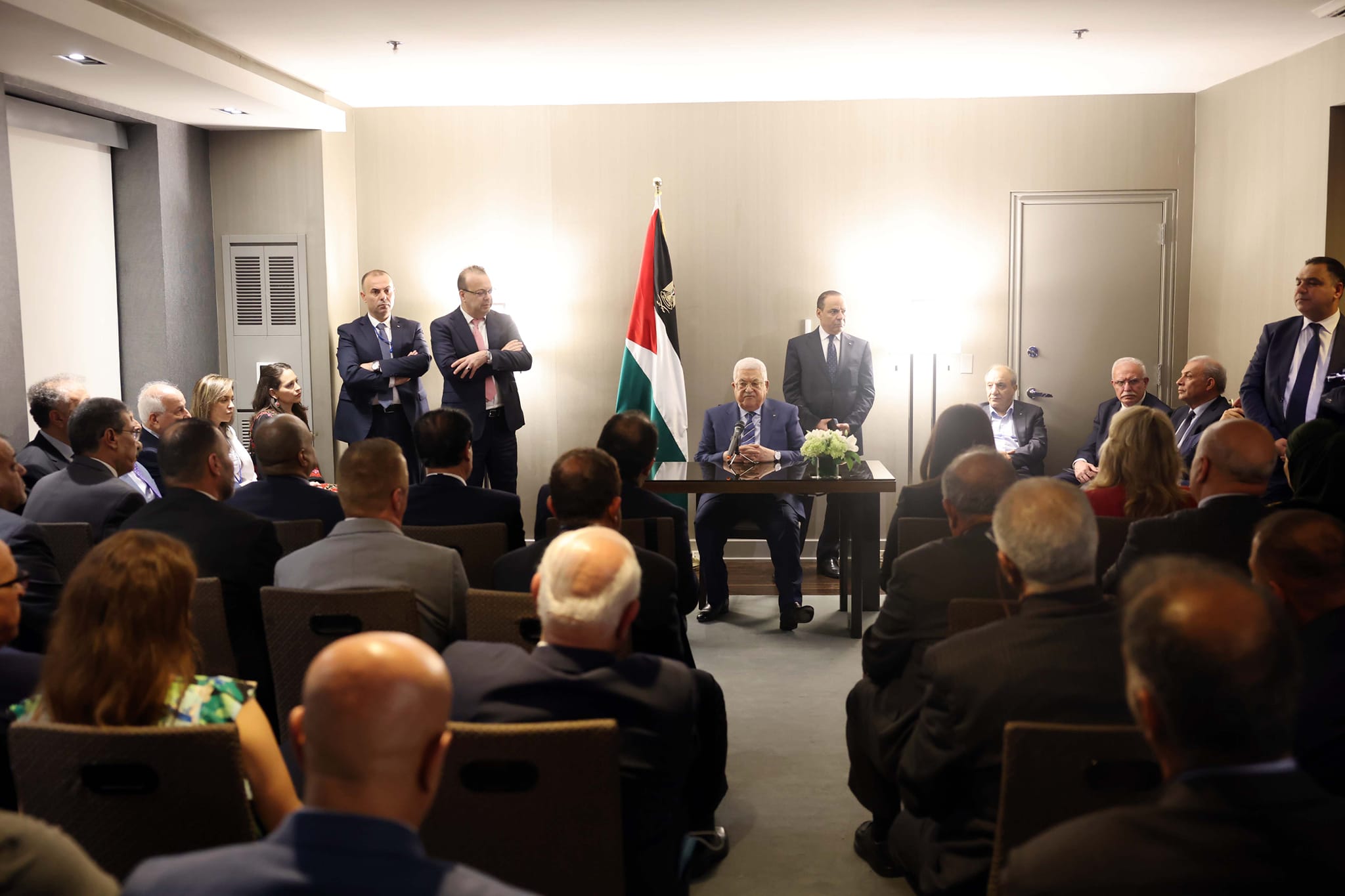 نيويورك: فخامة الرئيس محمود عباس يلتقي قادة الجالية الفلسطينية في الولايات المتحدة