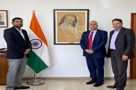 مؤسسة الإقراض الزراعي والسفارة الهندية في فلسطين تبحثان سبل تعزيز التعاون
