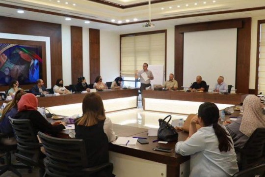غرفة تجارة رام الله وجمعية اصالة تنضم جلسة بخصوص المجلس الاستشاري النسوي
