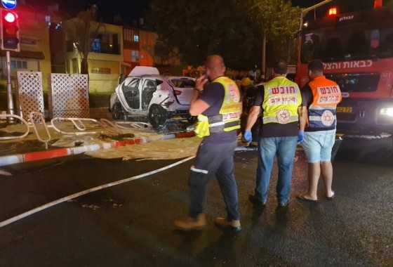 اصابة اسرائيليين بجروح خطيرة في انفجار سيارة في نهاريا