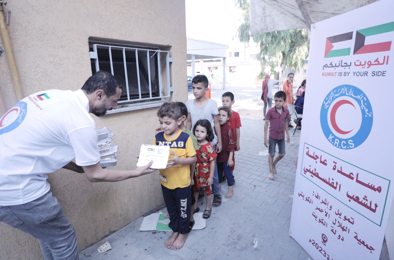 "أوتشا": توزيع المساعدات الإنسانية في قطاع غزة يكاد يكون مستحيلا بسبب نقص تدفق الوقود