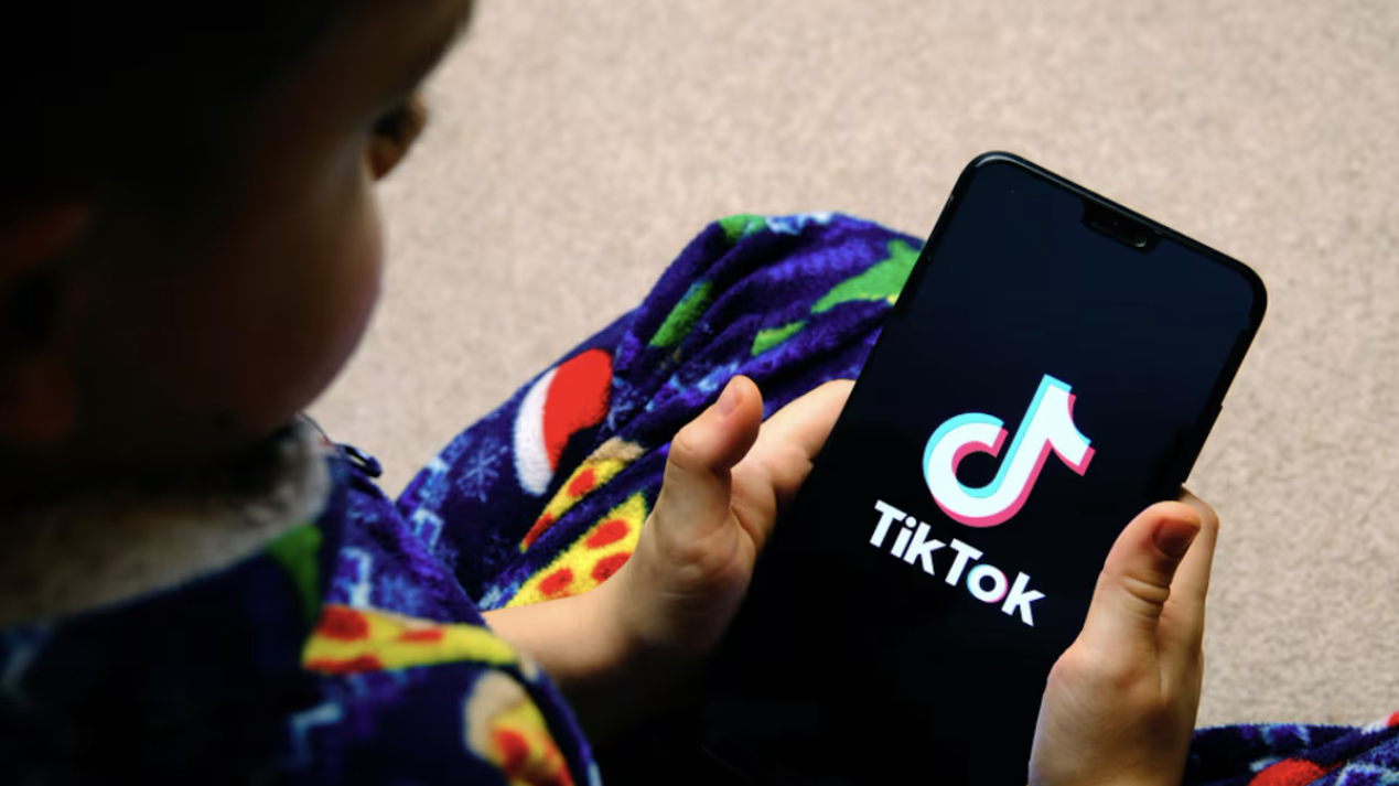 دعوى قضائية تكشف: TikTok تعرف بمخاطر تطبيقها على صحة الأطفال النفسية!