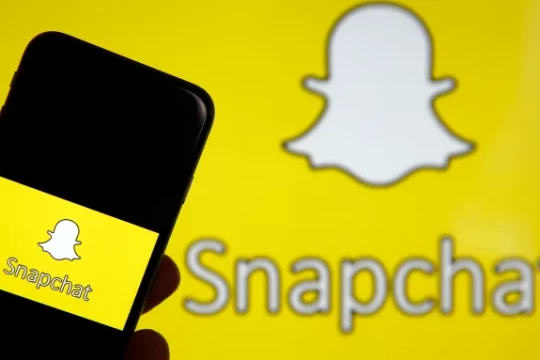 إيرادات "سناب" ترتفع، والسهم يرتفع بنحو 7%