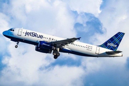 "غرامة تاريخية على JetBlue لتأخير الرحلات"